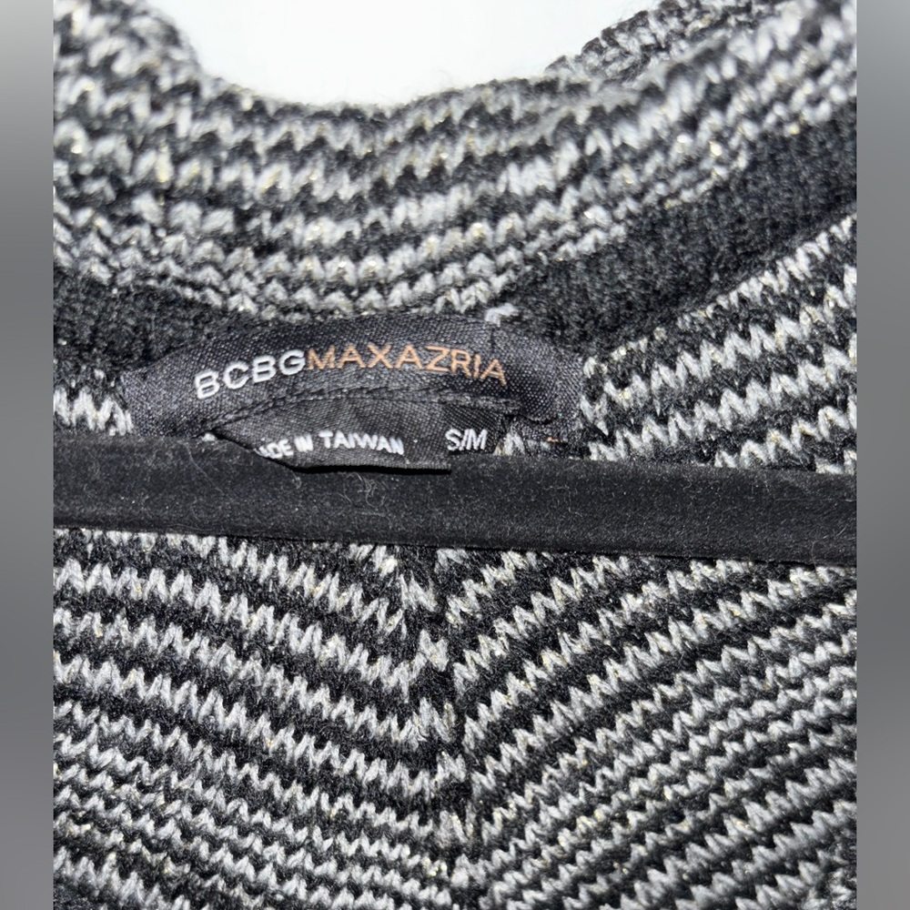 BCBG MAXAZRIA Black and White PONCHO w/hood NWOT - Picture 2 of 8